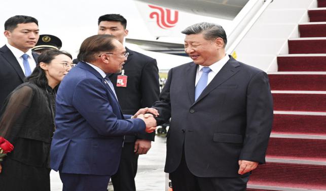 習(xí)近平抵達(dá)吉隆坡對(duì)馬來西亞進(jìn)行國事訪問