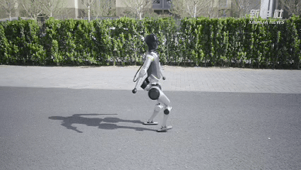 大型紀(jì)錄片《AI中國》第1集《通向未來的跑道》