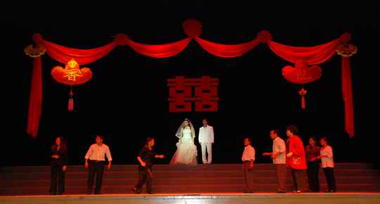 洛南大型眉戶現(xiàn)代劇《香包》秦腔節(jié)公演