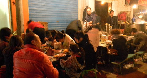 商州第一夜市“西門大酒店”