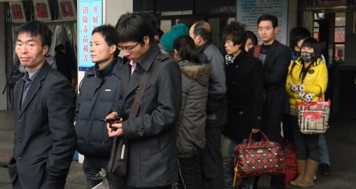 客流增加出行暢通 部分客車(chē)可提前訂票