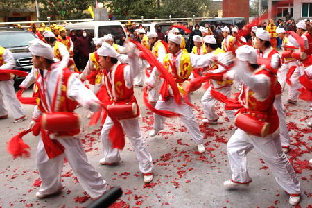 秧歌社火鬧紅商州