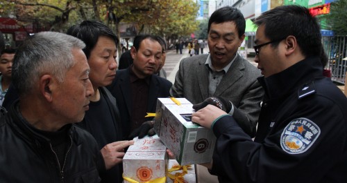 “亮劍”行動成果展開宣傳展示活動