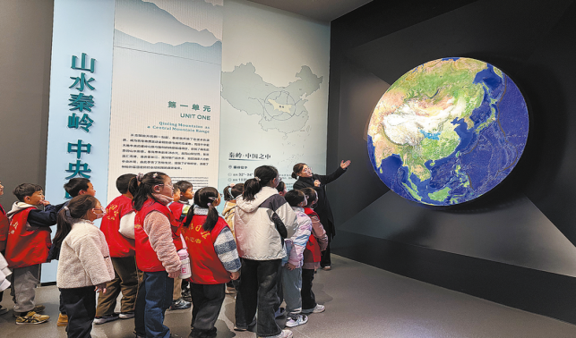 走進展廳觸摸歷史 聆聽故事厚植情懷