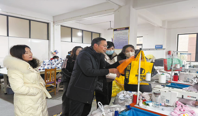 潤(rùn)安毛絨玩具廠將落戶(hù)鎮(zhèn)安