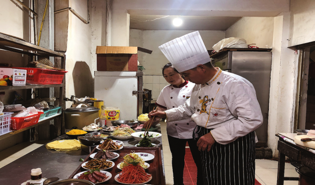 古鎮(zhèn)宴席三點(diǎn)水：三河潤味    百年承香