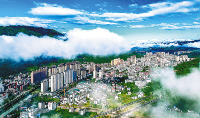 征程萬(wàn)里風(fēng)正勁    奮楫爭(zhēng)先再出發(fā)