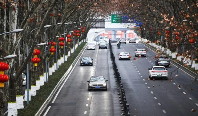 網(wǎng)絡(luò)中國節(jié)·春節(jié)丨南明年味濃！滿城盡染“中國紅”