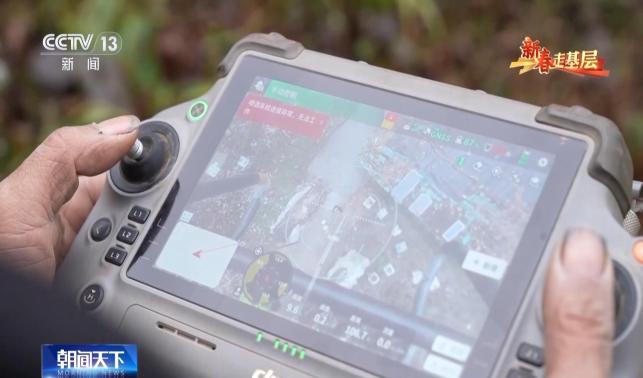 新春走基層丨夫妻搭檔“空中快遞” 讓老鄉(xiāng)的年貨不再愁出路