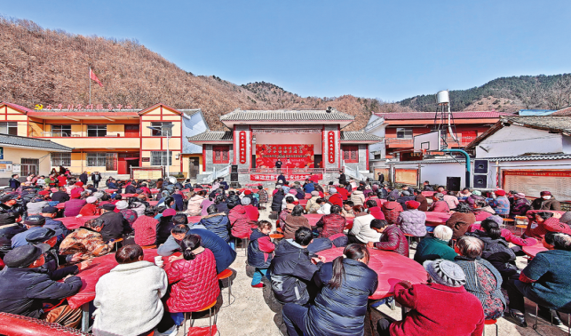 駿馬踏春迎新卷 文化惠民暖懷來(lái)