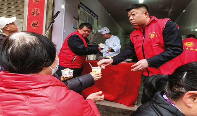 點(diǎn)點(diǎn)微光，溫暖滿(mǎn)城