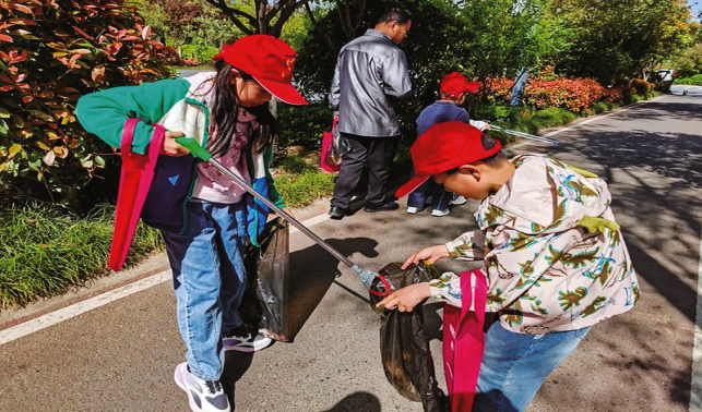 煙頭不落地 文明共傳遞