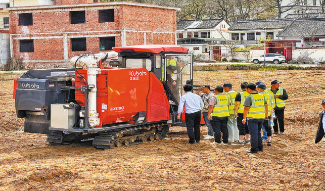 商洛市舉辦春季農(nóng)機手專項培訓