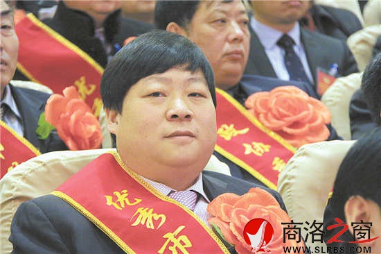 在日前召開的市政協(xié)會(huì)上，沈傳奇被評(píng)為優(yōu)秀政協(xié)委員。