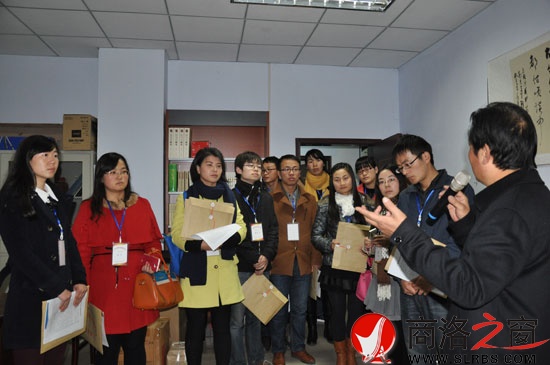 “邀請公民代表走進(jìn)政府機(jī)關(guān)”活動(dòng)走進(jìn)洛南文廣局