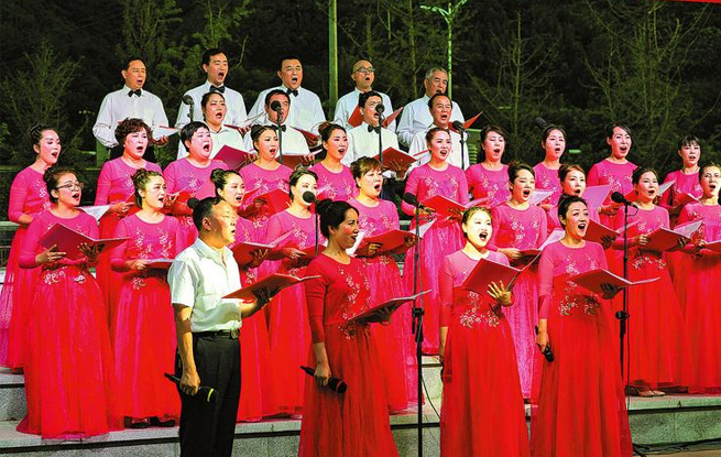 “不忘初心 牢記使命 丹江放歌頌黨恩”慶祝中國(guó)共產(chǎn)黨建黨九十八周年群眾文化活動(dòng)舉行