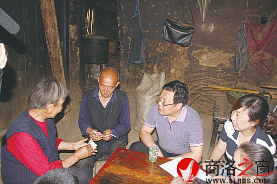 發(fā)改局結(jié)對(duì)干部經(jīng)常到孫家坪的&ldquo;親戚&rdquo;家里幫助解決困難