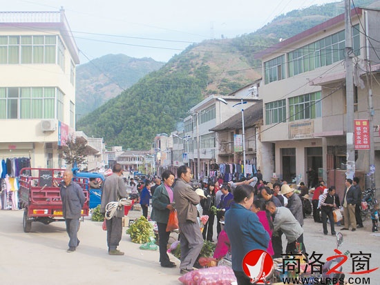 人頭攢動的市場