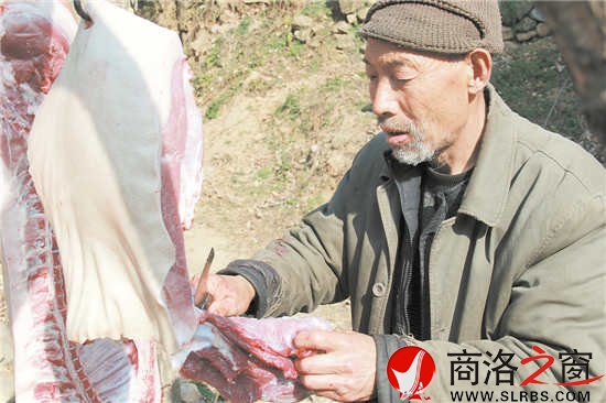 殺豬匠劉安正已有50年的從業(yè)經(jīng)歷