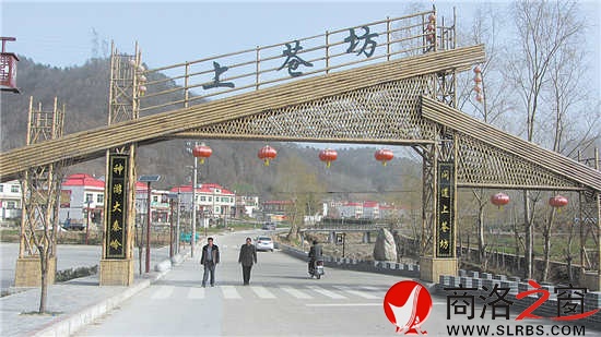 依托“美麗鄉(xiāng)村”建設(shè)，荊家河村變得越來越美麗。
