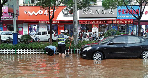 商南突遭暴雨冰雹襲擊