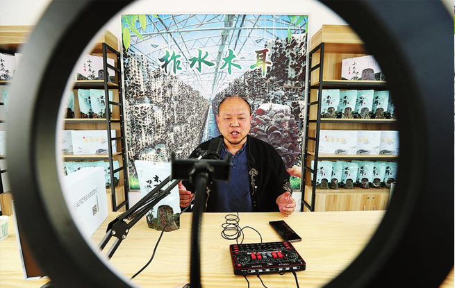 從無(wú)名小山村到全國(guó)明星村